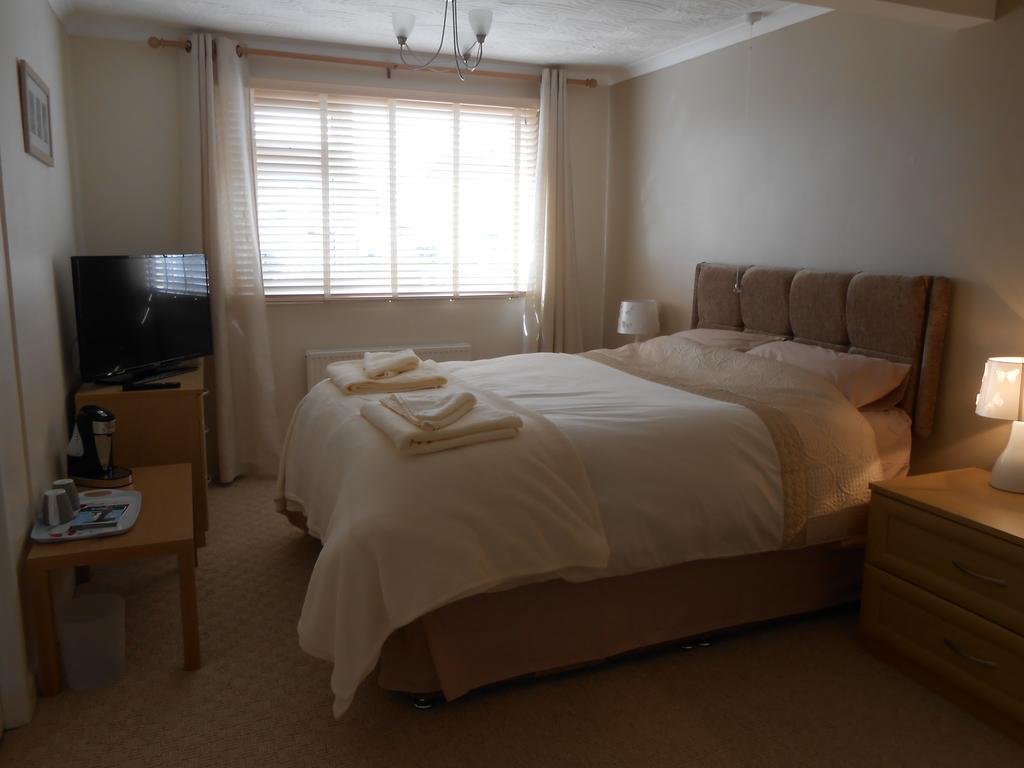 Bed and Breakfast Trevowah - Couples Only Нью-Ки Номер фото
